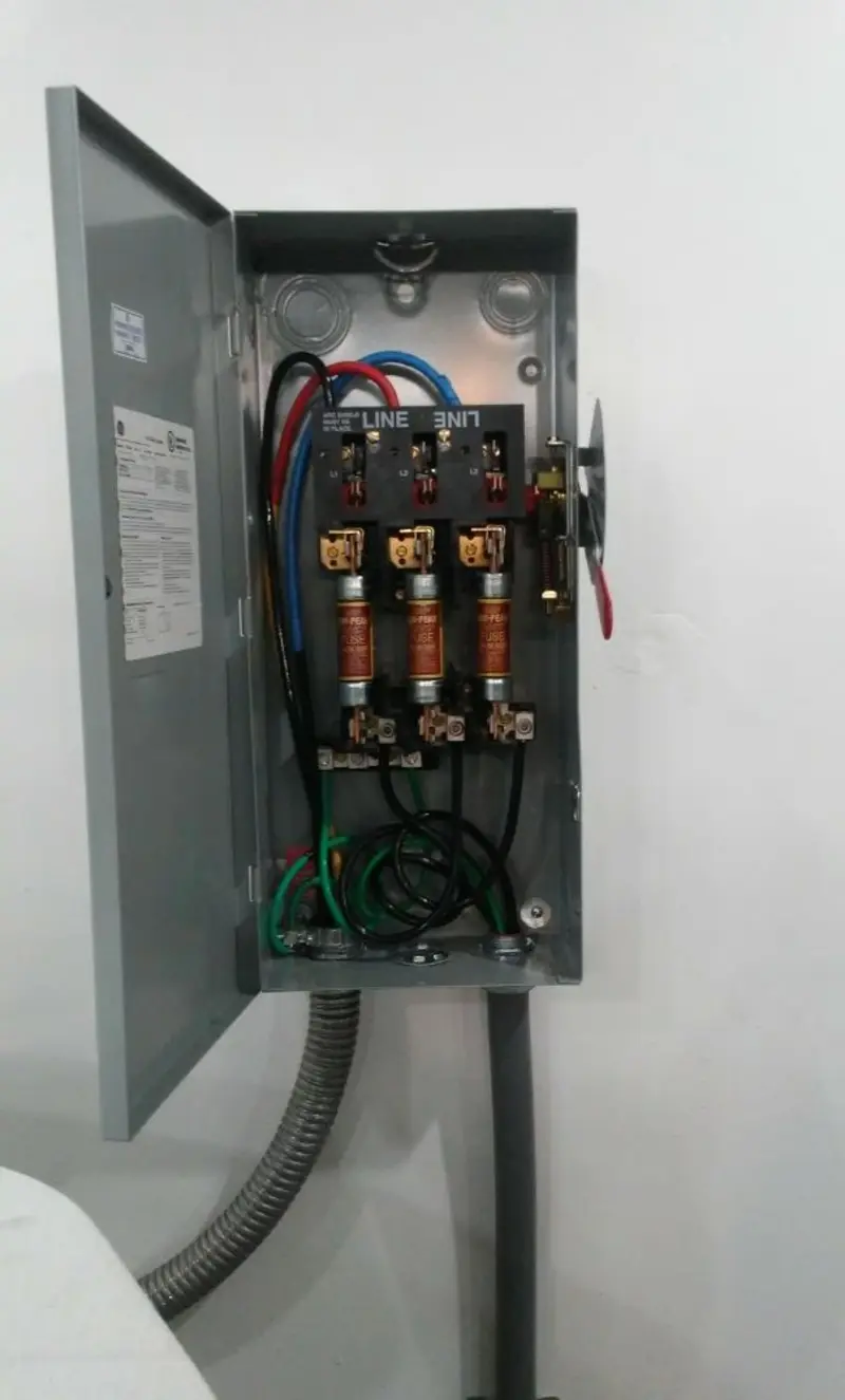 Three-phase disconnect switch installed for Smoke Detector Installation in Sun City West